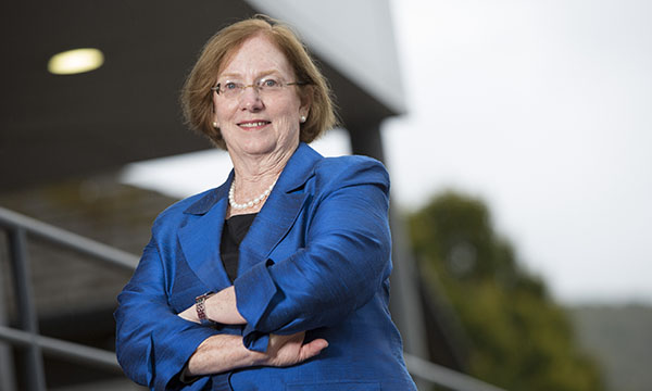 Linda Aiken
